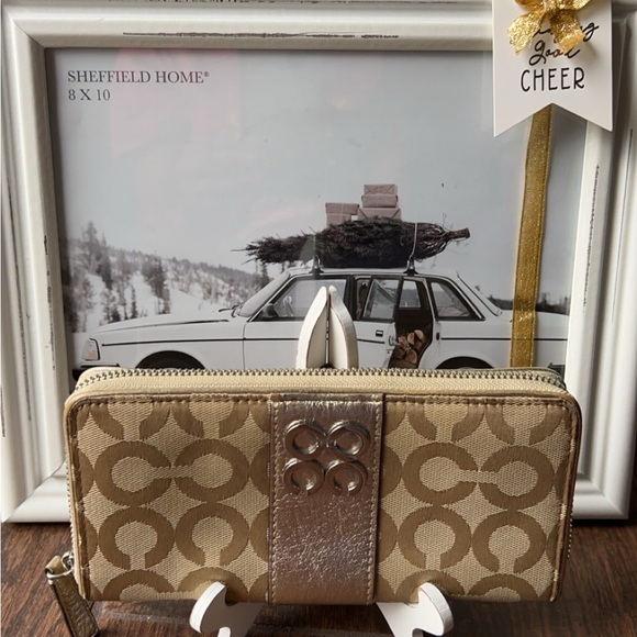 COACH Zip Around wallet - Picture 1 of 4